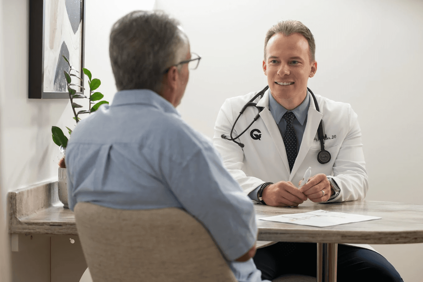 A Griffin Concierge Medical physician, DO, with a patient
